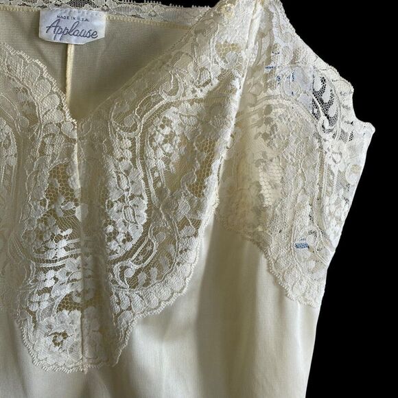 Vintage Applause Camisole Top Women's Size 34 Pale Yellow Lace Trim - Picture 3 of 7